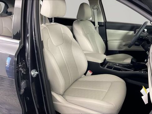 Certified 2026 Kia Sorento EX FWD image 25