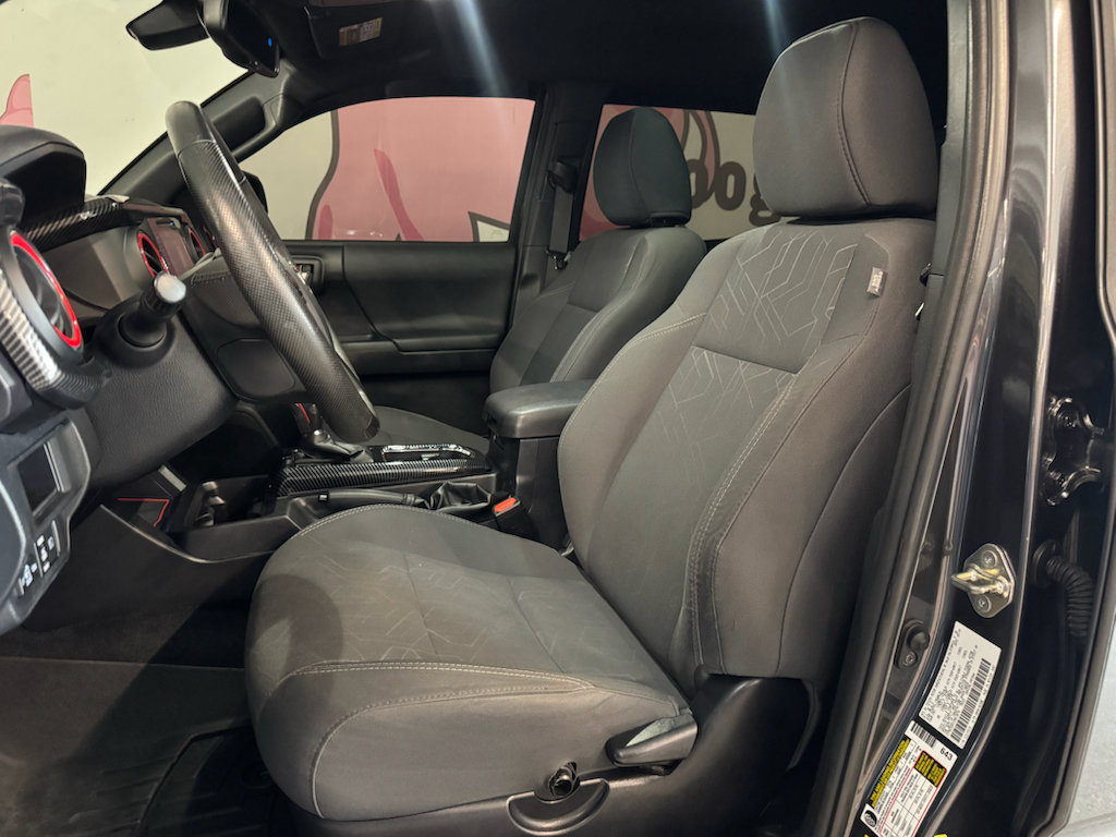 Used 2018 Toyota Tacoma TRD Sport RWD image 17