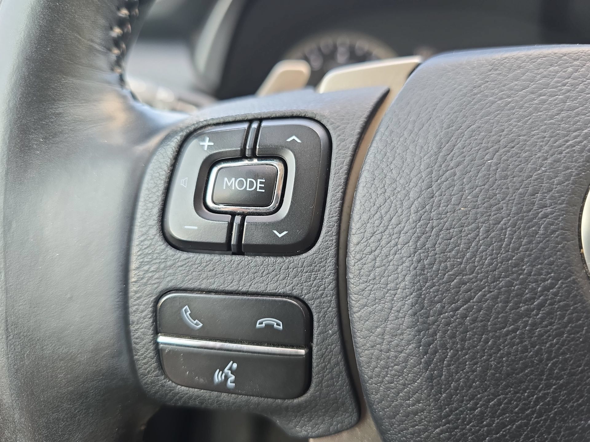 Used 2018 Lexus NX 300 AWD w/ Premium Package image 17