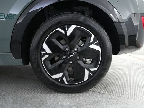 Used 2025 Kia Niro Wind FWD image 9