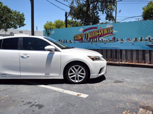 Used 2015 Lexus CT 200h FWD image 37