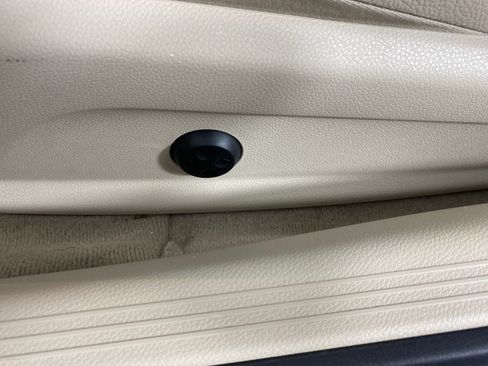 Used 2018 Mercedes-Benz C 300 Cabriolet image 13