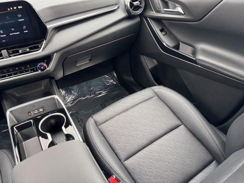 Used 2025 Chevrolet Equinox LT w/ Convenience Package II image 15