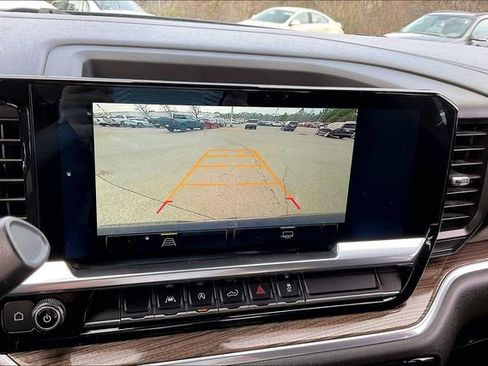 Used 2023 Chevrolet Silverado 1500 LT image 11