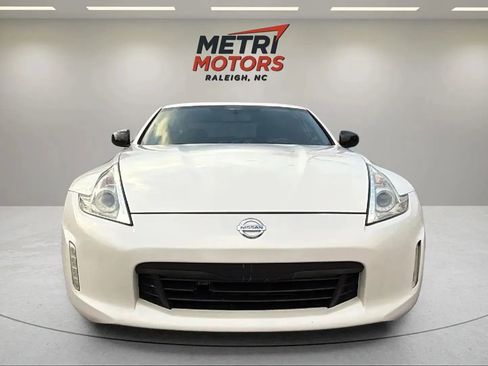 Used 2017 Nissan 370Z Touring image 2