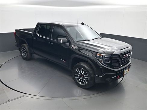 Used 2023 GMC Sierra 1500 AT4 w/ Technology Package image 15