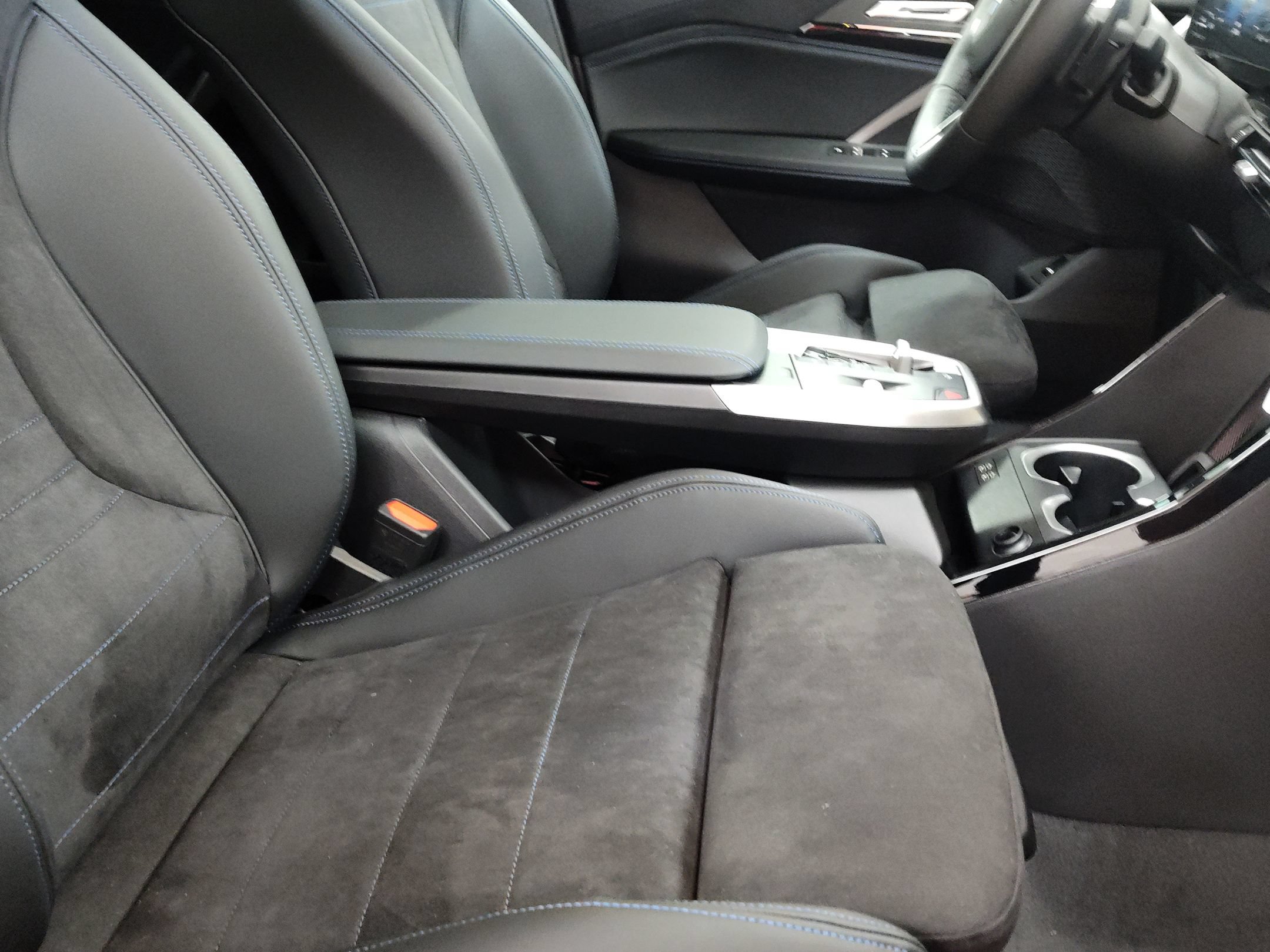 Used 2026 BMW X1 xDrive28i w/ Technology Package AWD/4WD image 24