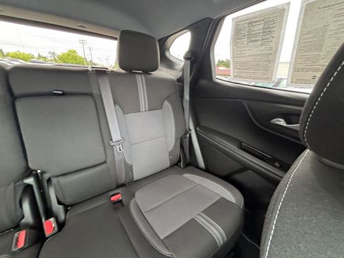 Used 2025 Chevrolet Blazer LT FWD image 39
