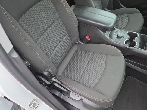 Used 2020 GMC Terrain SLE image 16