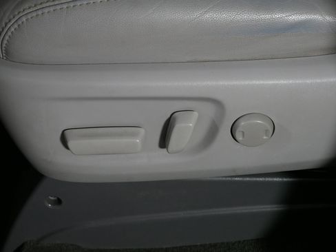 Used 2018 Toyota Sienna XLE w/ XLE Navigation Package image 20