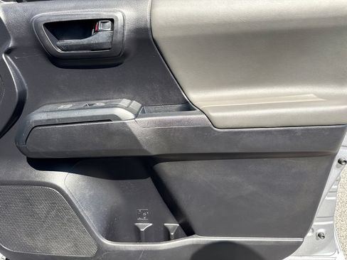 Used 2020 Toyota Tacoma SR w/ SR Convenience Package RWD image 14
