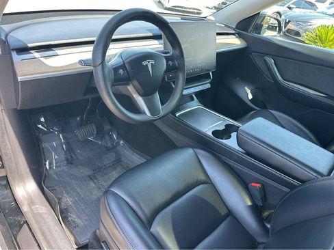 Used 2022 Tesla Model Y Long Range AWD/4WD image 16