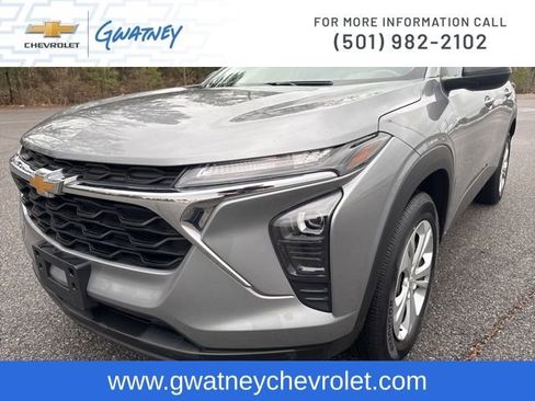 Used 2024 Chevrolet Trax LS w/ Driver Confidence Package image 13