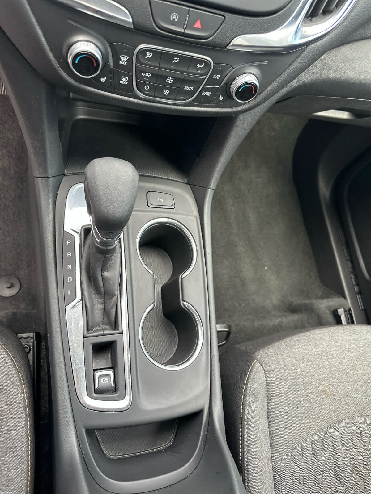 Used 2024 Chevrolet Equinox LT FWD image 24
