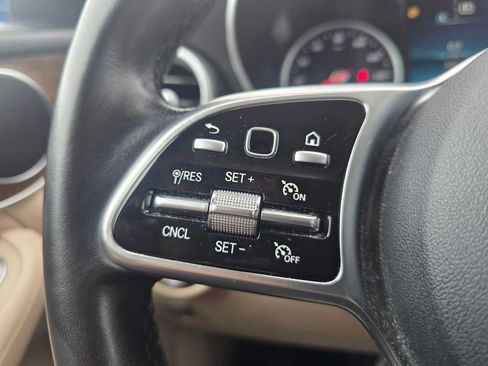 Used 2021 Mercedes-Benz GLC 300 4MATIC image 32