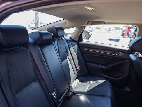Used 2019 Honda Accord Touring image 17