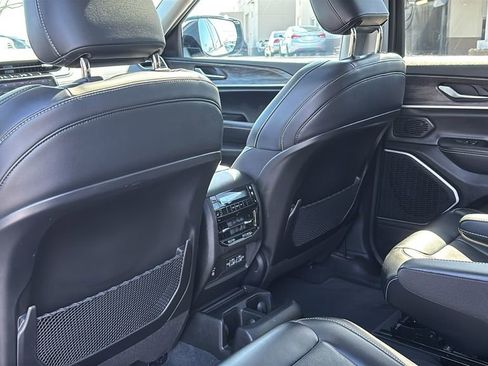 Used 2021 Jeep Grand Cherokee L Limited image 31