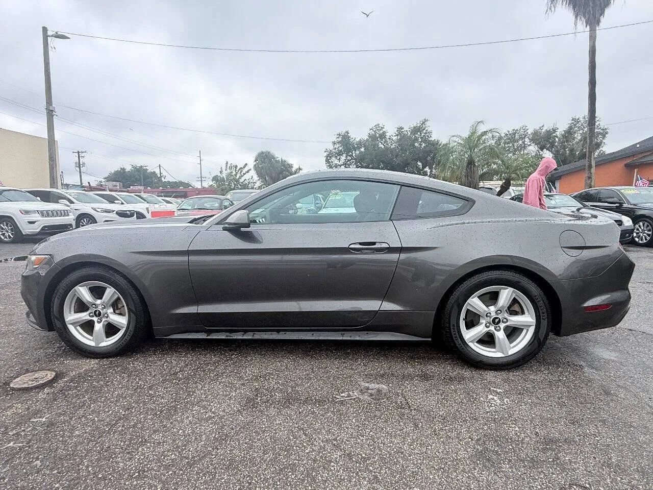 Used 2017 Ford Mustang Coupe RWD image 9