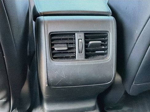 Used 2018 Honda Accord Touring image 12