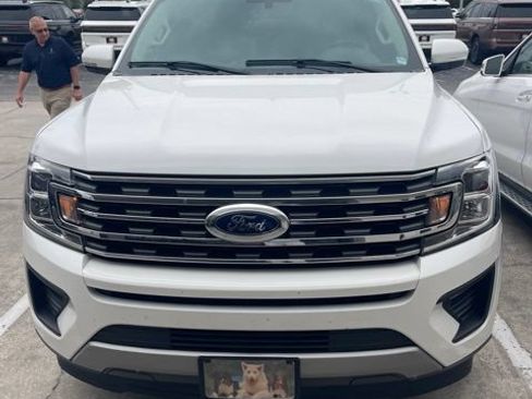 Used 2020 Ford Expedition XLT w/ Equipment Group 202A RWD image 2