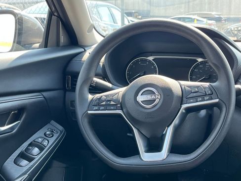 Used 2025 Nissan Sentra SV image 27