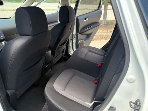 Used 2011 Nissan Rogue SV FWD image 32