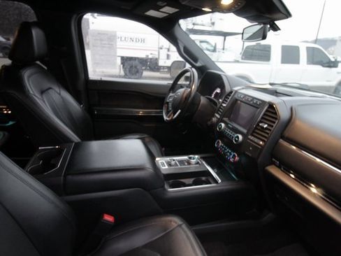 Used 2021 Ford Expedition Limited image 3