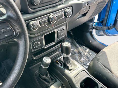 Used 2021 Jeep Wrangler Unlimited Sport image 10