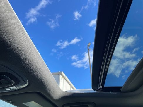 Used 2025 Hyundai Elantra SEL image 29