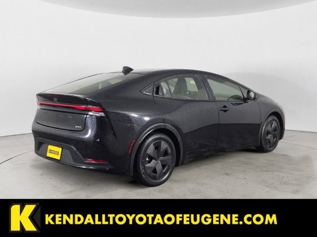 Used 2025 Toyota Prius LE FWD image 5