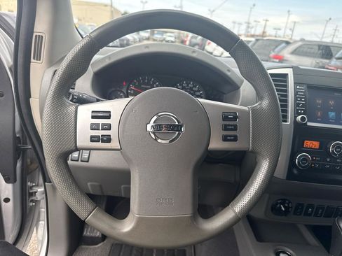 Used 2020 Nissan Frontier SV AWD/4WD image 16