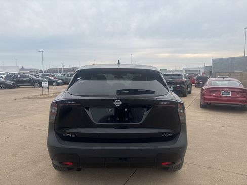 Certified 2025 Nissan Kicks SV image 16