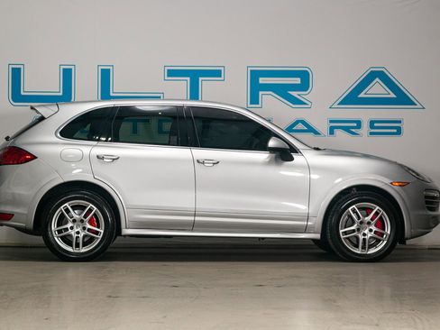 Used 2012 Porsche Cayenne AWD/4WD image 9