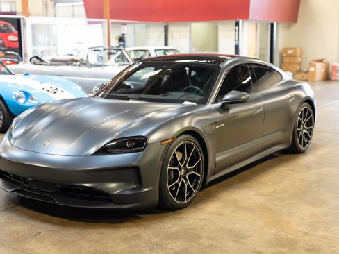 Used 2025 Porsche Taycan RWD image 5