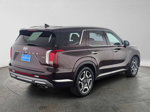 Used 2023 Hyundai Palisade Limited AWD/4WD image 3