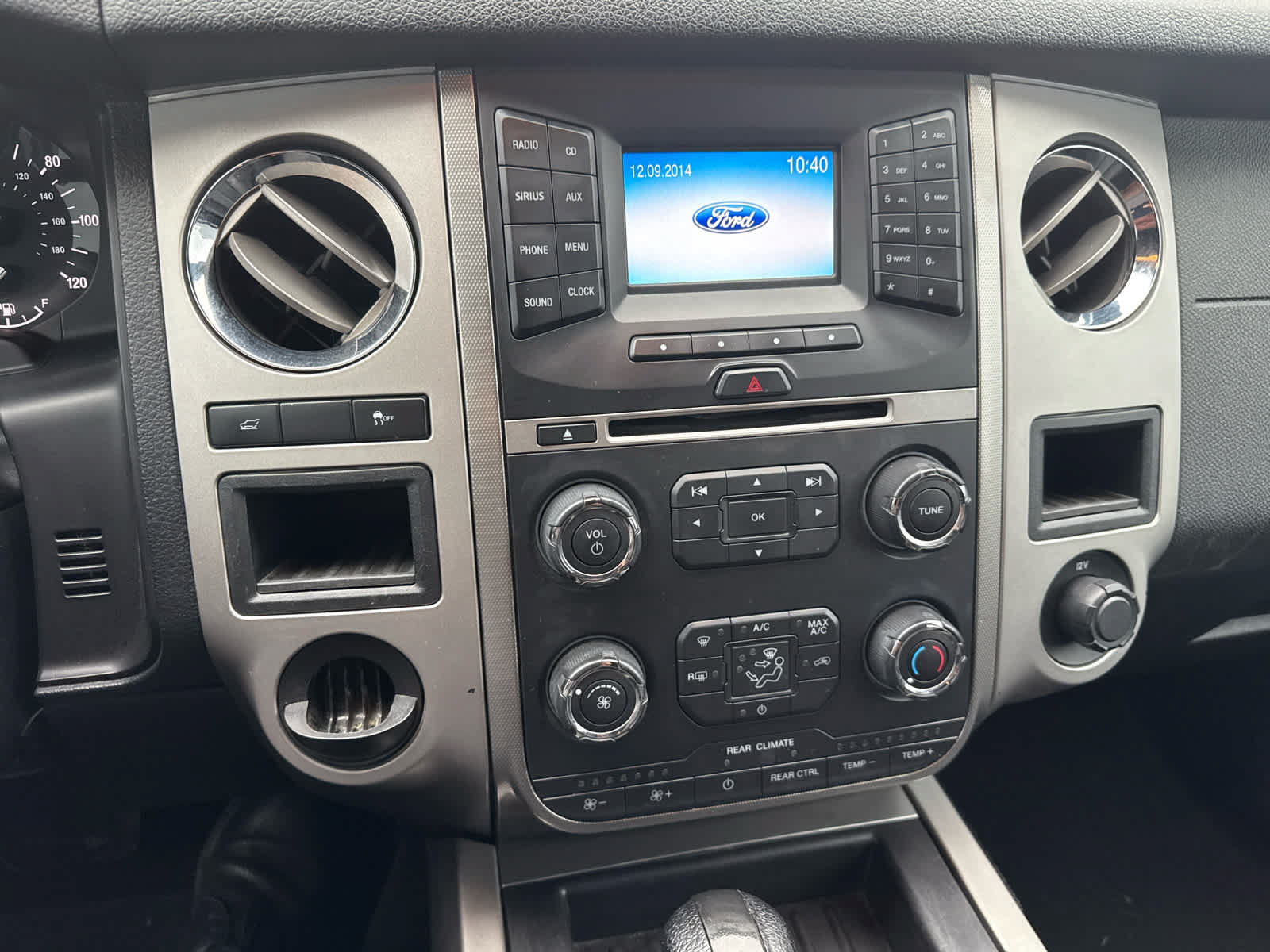 Used 2015 Ford Expedition EL XLT w/ Equipment Group 201A RWD image 9