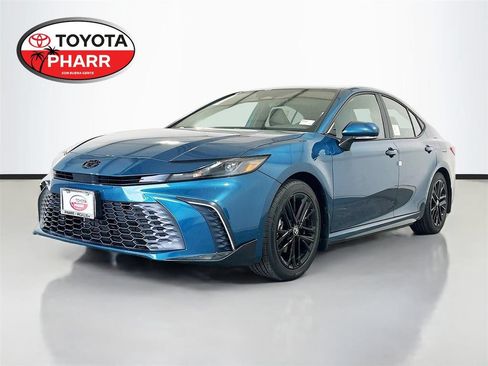 New 2026 Toyota Camry SE FWD image 1