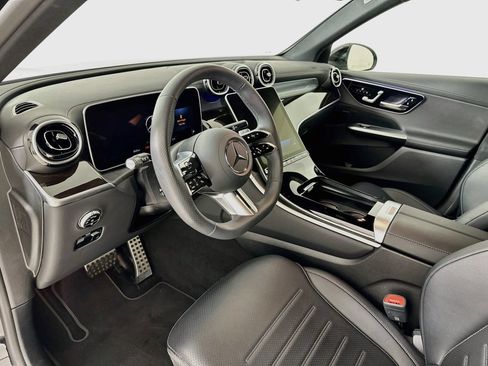 Used 2024 Mercedes-Benz GLC 300 4MATIC image 10