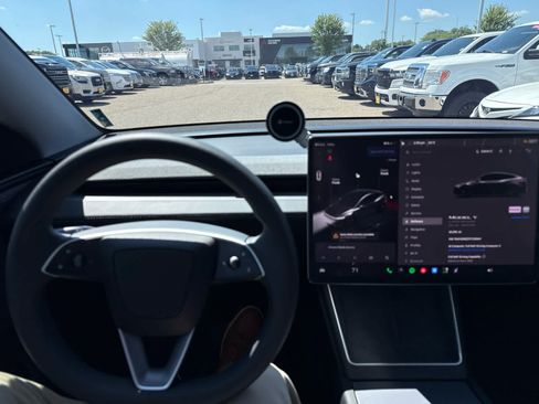 Used 2026 Tesla Model Y AWD image 11