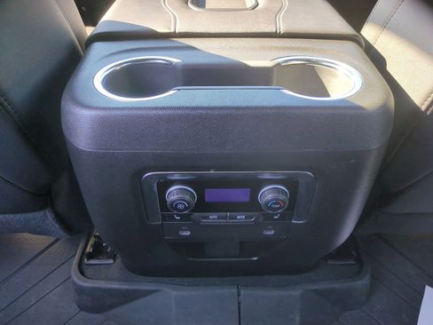 Certified 2024 Chevrolet Suburban Premier w/ Premium Package image 22