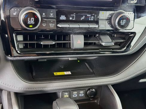 Used 2023 Toyota Highlander XSE AWD/4WD image 20