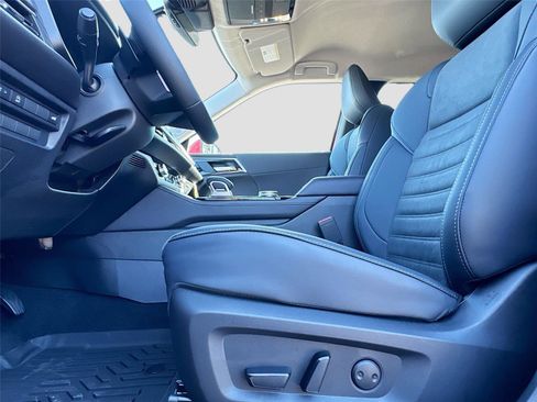 New 2026 Mitsubishi Outlander SE image 18