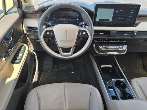 Used 2023 Lincoln Corsair Reserve w/ Equipment Group 201A image 18