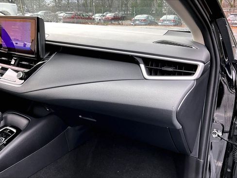 Used 2025 Toyota Corolla LE image 16