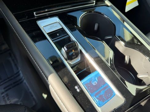 New 2026 Volkswagen Atlas SE FWD image 29