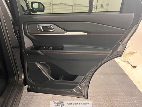 Used 2025 Ford Explorer ST-Line w/ Premium Package RWD image 34