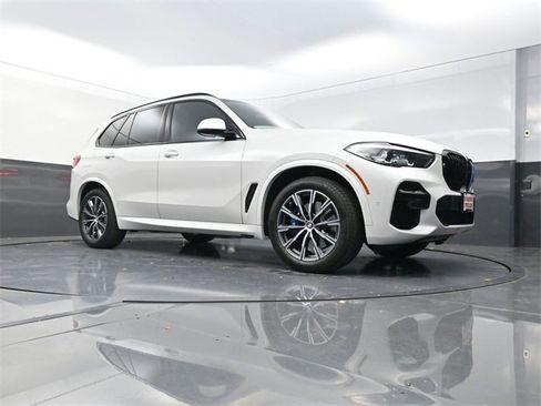 Used 2022 BMW X5 xDrive40i w/ M Sport Package image 27
