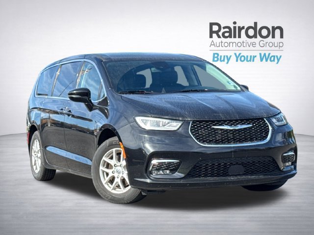 Used 2024 Chrysler Pacifica Touring-L FWD image 1