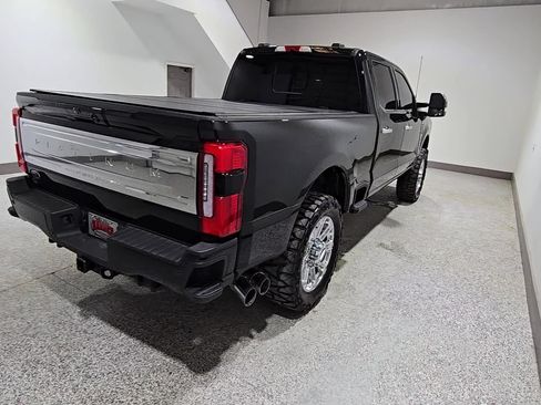 Used 2025 Ford F250 Platinum w/ Platinum Plus Package AWD/4WD image 4