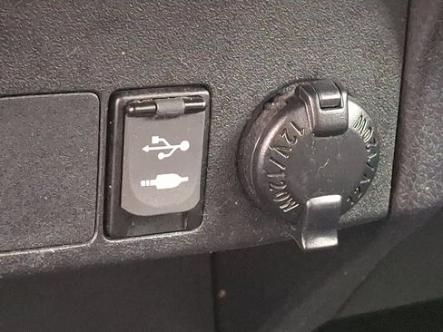 Used 2018 Toyota RAV4 XLE image 25